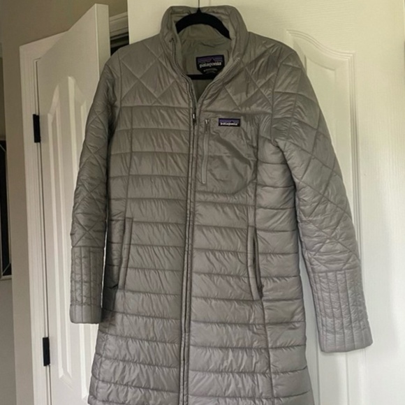 Patagonia Jackets & Blazers - Patagonia Women's Radalie Silver/Grey Puffer Parka Coat